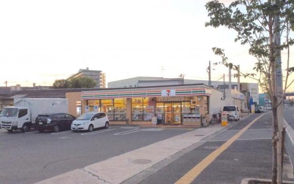 八尾市久宝寺５丁目のアパート(セブンイレブン八尾北久宝寺1丁目店)