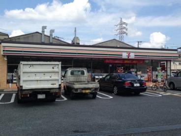 大阪市平野区加美東１丁目のコーポ(セブンイレブン大阪加美正覚寺店)