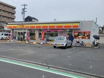 藤井寺市藤井寺３丁目のアパート(デイリーヤマザキ藤井寺藤ケ丘店)