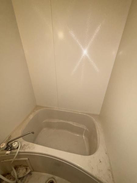 アンプルールフェール　六反