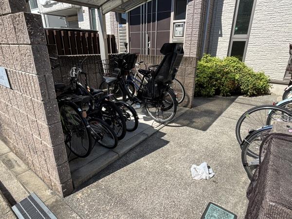 スクエアプレイス西今川