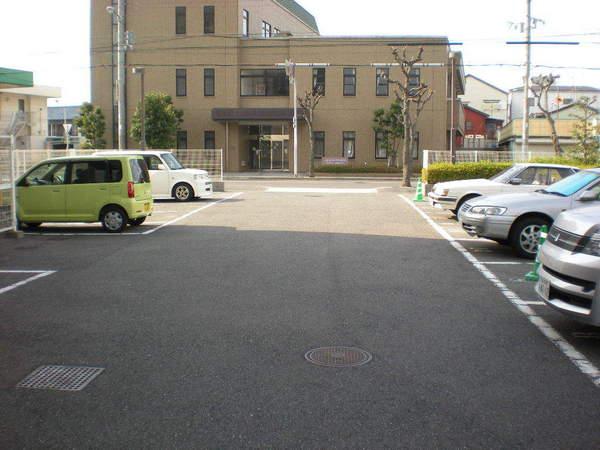 サンプラザ湯里南