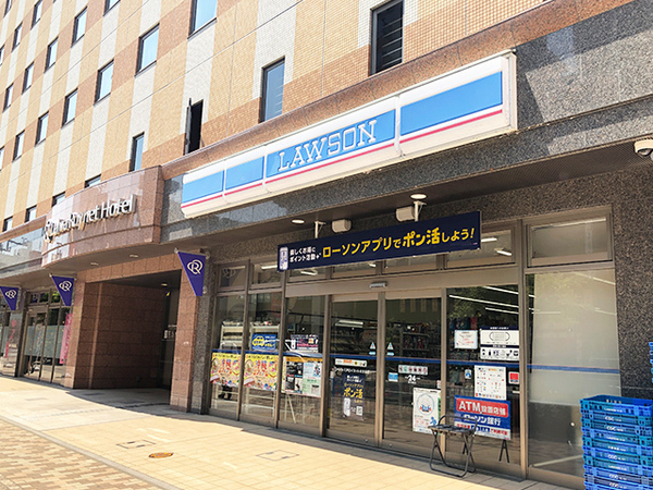 八戸市十八日町　カーニープレイス八戸1階　貸店舗・事務所(ローソン八戸ロイネットホテル店)