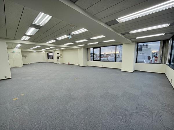 八戸市十八日町　カーニープレイス八戸5階　貸店舗・事務所