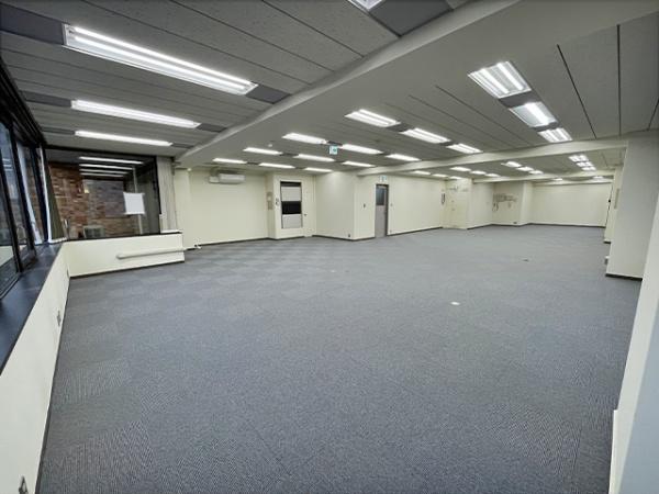 八戸市十八日町　カーニープレイス八戸5階　貸店舗・事務所