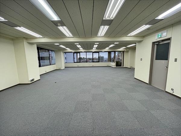 八戸市十八日町　カーニープレイス八戸5階　貸店舗・事務所