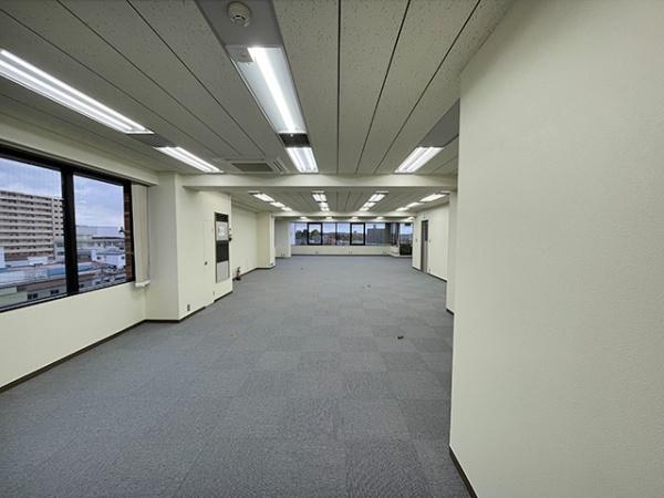 八戸市十八日町　カーニープレイス八戸5階　貸店舗・事務所