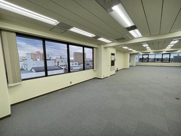 八戸市十八日町　カーニープレイス八戸5階　貸店舗・事務所