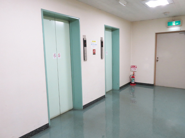 八戸市八日町　第一ビル4階　貸事務所・店舗A　000206（K）