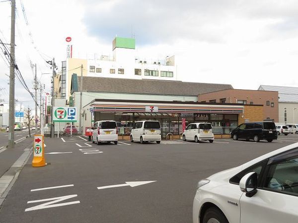 八戸市柏崎四丁目　レグルス・102号室　000249(セブンイレブン八戸柏崎1丁目店)