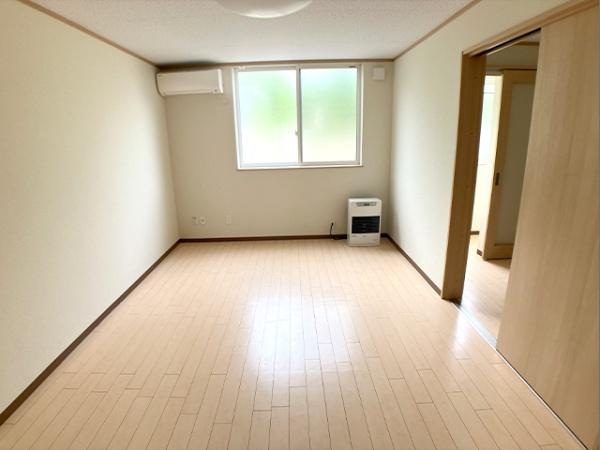八戸市柏崎四丁目　レグルス・102号室　000249