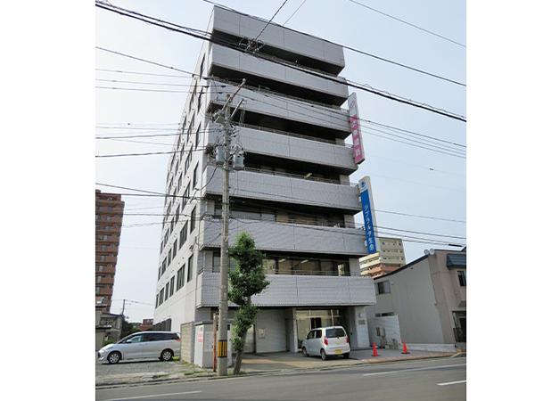 八戸市十八日町　ジブラルタ八戸ビル6階　貸事務所（一区画）