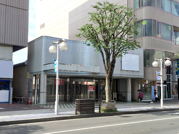 八戸市十三日町　貸店舗・事務所　000277（K）