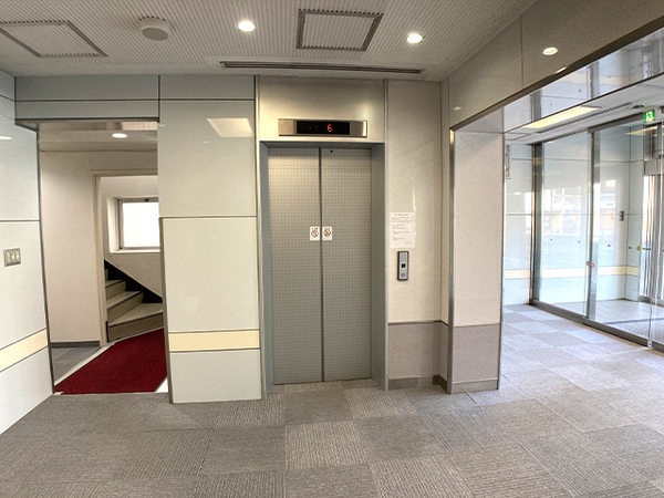 八戸市番町　協栄八戸番町ビル2階・貸事務所（一区画）　000314（O）