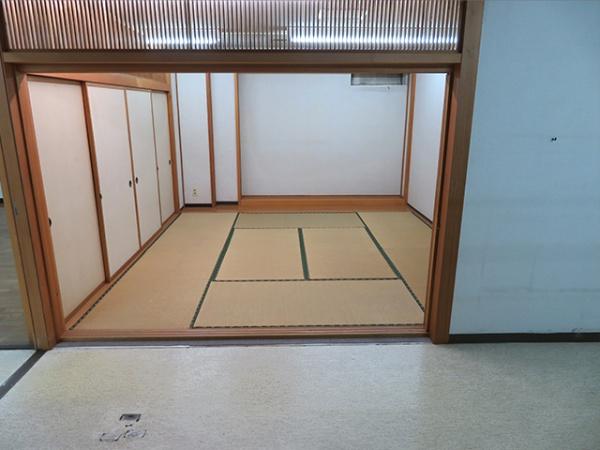 八戸市大丸廿三日町ビル3階　貸店舗・事務所　000321