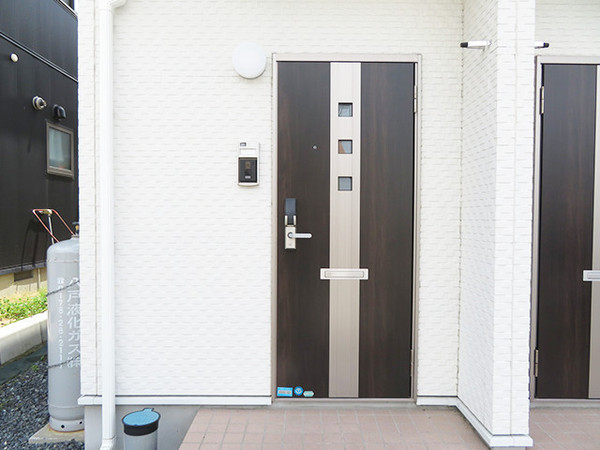 八戸市田向二丁目　田向.com・201号室　000093