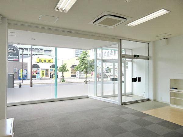 八戸市廿三日町　貸店舗・事務所　GSビル1階　000340（K）