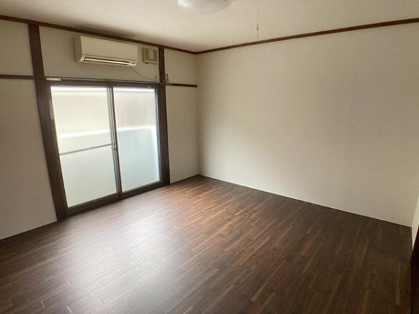 八戸市類家三丁目　ユアーハイツ・102号室　000360