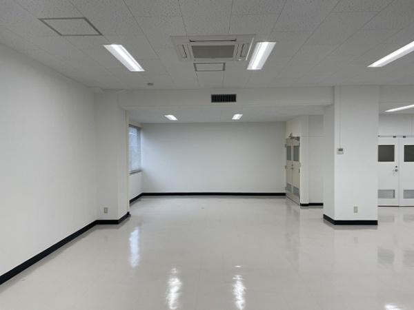 八戸市八日町　第一ビル5階　貸事務所・店舗B　000376（K）