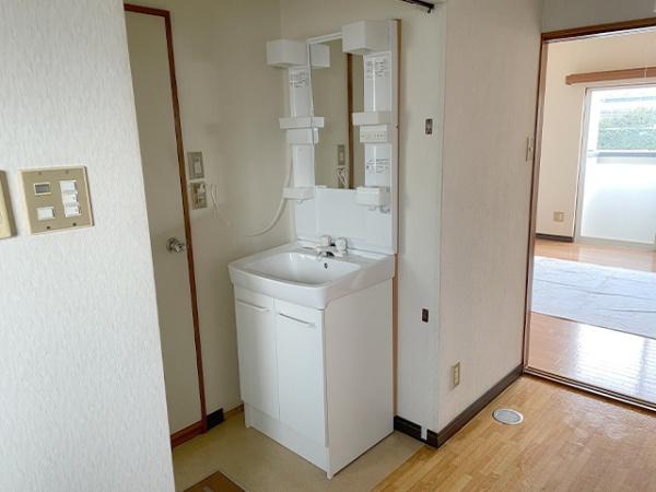 八戸市長根二丁目　コーポコシバ・102号室　000388（K