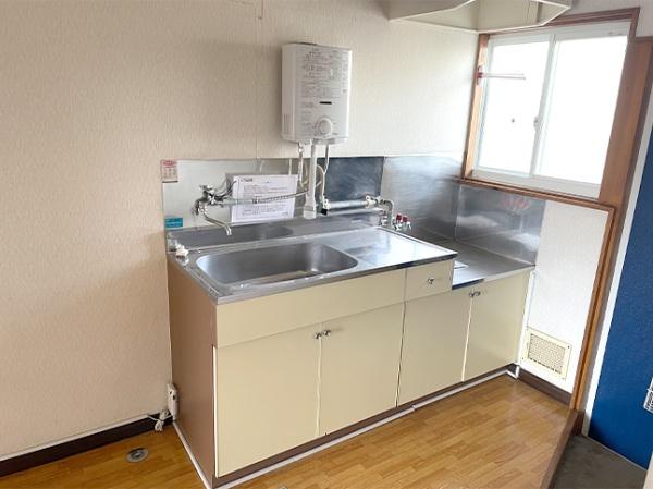 八戸市長根二丁目　コーポコシバ・102号室　000388（K
