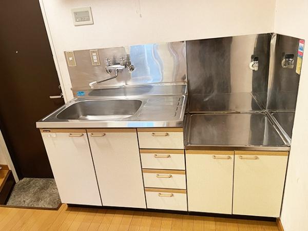 八戸市番町　名久井サンポートビル3階・303号室