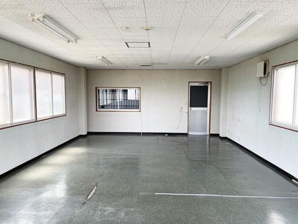 八戸市湊高台四丁目　貸事務所・店舗・倉庫　000402（K）