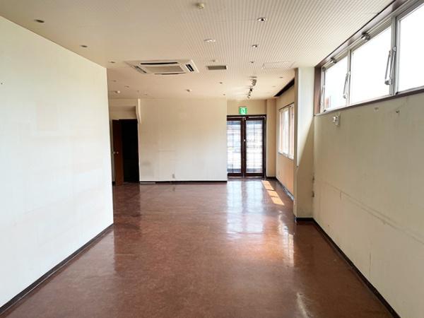 八戸市湊高台四丁目　貸事務所・店舗・倉庫　000402（K）