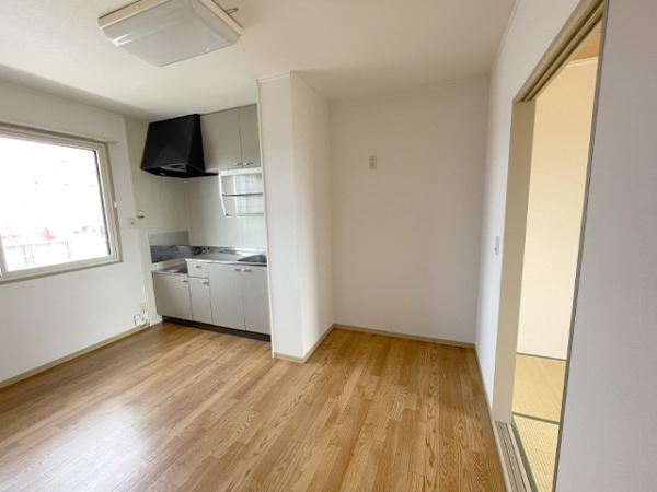 八戸市新井田西三丁目　セジュールトータス・203号室