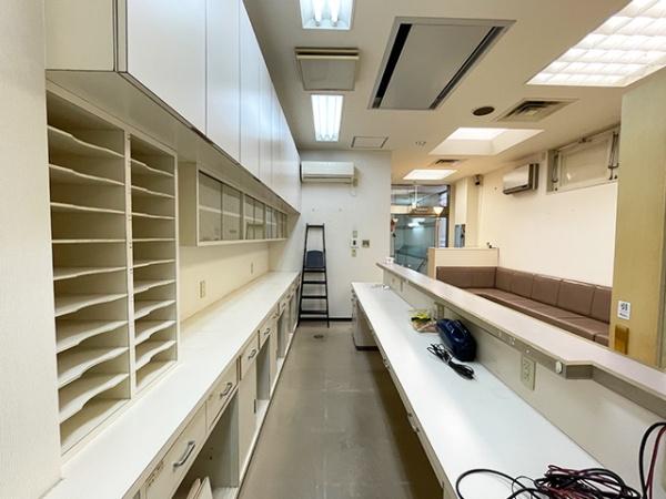 八戸市六日町　貸店舗・事務所（区分）M亀井ビル2階　000414（K）