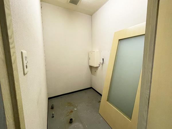 八戸市六日町　貸店舗・事務所（区分）M亀井ビル2階　000414（K）