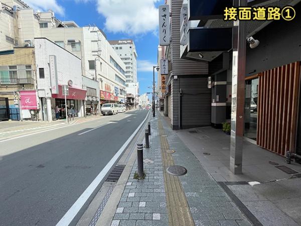 八戸市六日町　貸店舗・事務所（区分）M亀井ビル2階　000414（K）