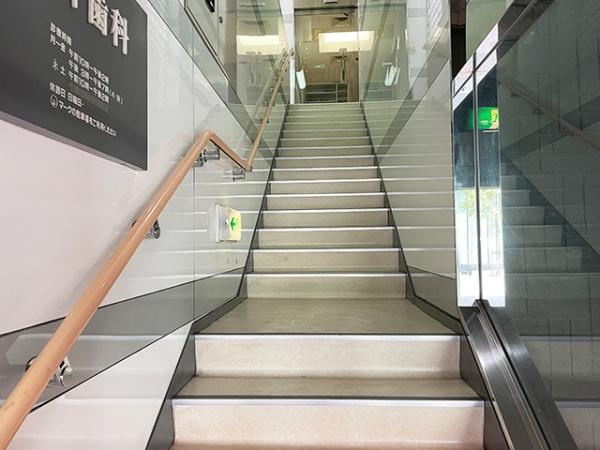 八戸市六日町　貸店舗・事務所（区分）M亀井ビル2階　000414（K）