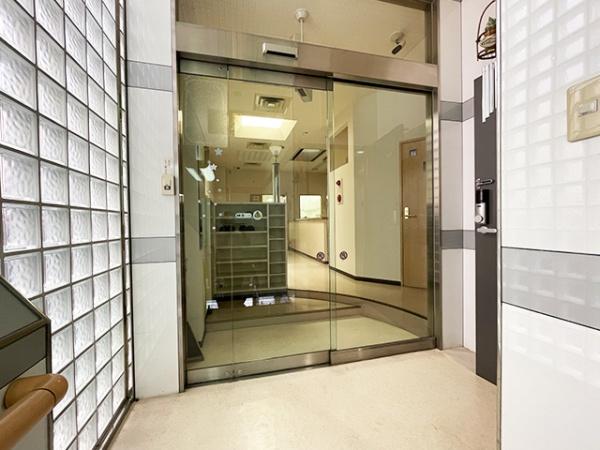 八戸市六日町　貸店舗・事務所（区分）M亀井ビル2階　000414（K）