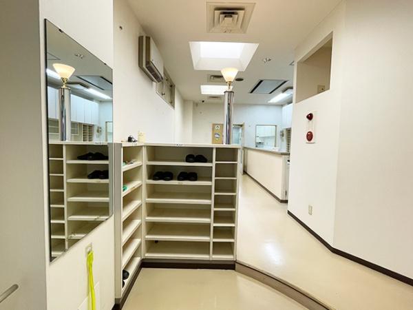 八戸市六日町　貸店舗・事務所（区分）M亀井ビル2階　000414（K）