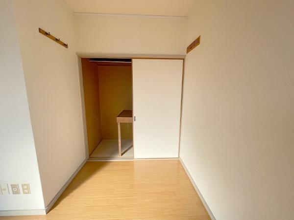 八戸市青葉三丁目 アイルーム・A号室 000421(収納)