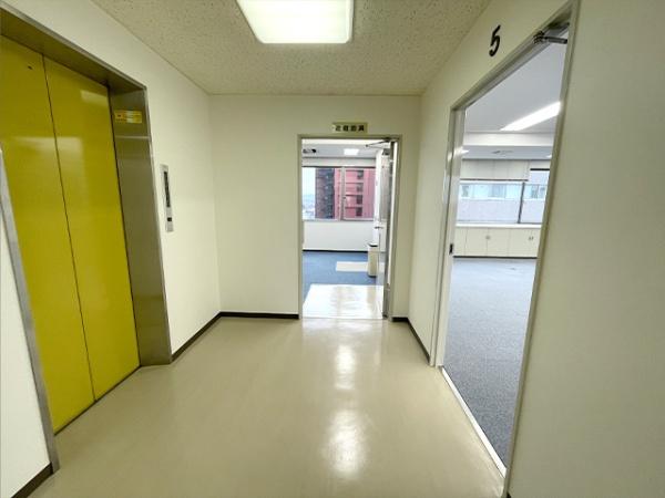 八戸市柏崎一丁目　シエナビル5階　貸店舗・事務所（区分）000424（K）