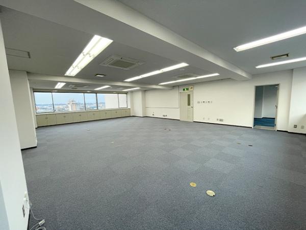 八戸市柏崎一丁目　シエナビル5階　貸店舗・事務所（区分）000424（K）