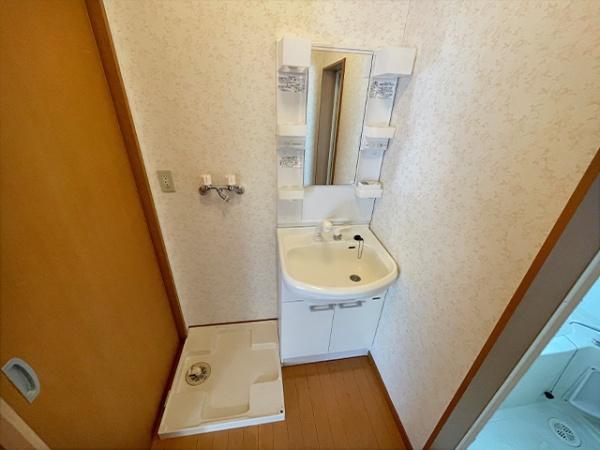 八戸市柏崎二丁目　ビレッジ柏B-1　000429（K）