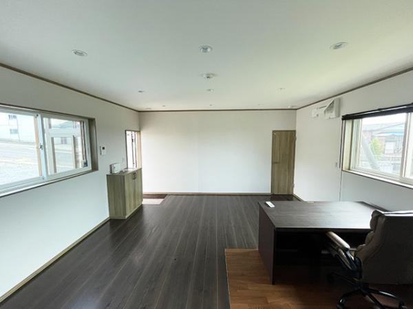 八戸市新井田西平　貸住宅併用店舗・事務所　000456（K）