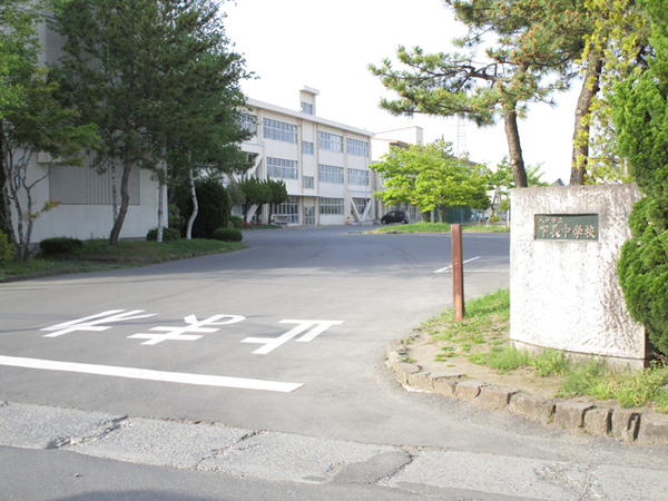 八戸市河原木字高館　庭ノ舎レジデンス201号室　000461(八戸市立下長中学校)