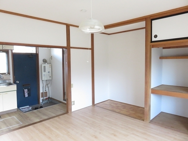 八戸市類家三丁目　ユアーハイツ・203号室　000122