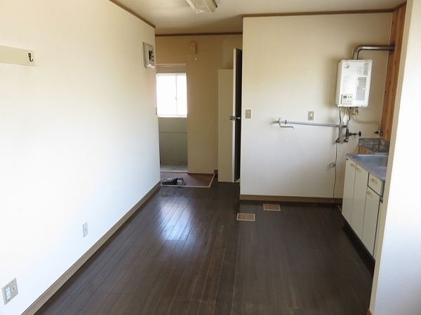 八戸市桜ケ丘一丁目　コーポラリア202号室　000140