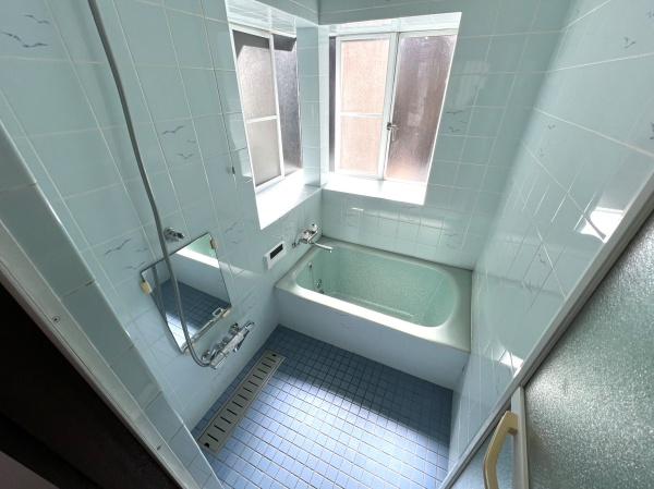 栄町２丁目貸家