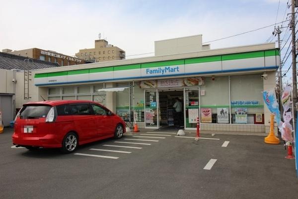 チェリーガーデン(ファミリーマート羽村駅前通り店)