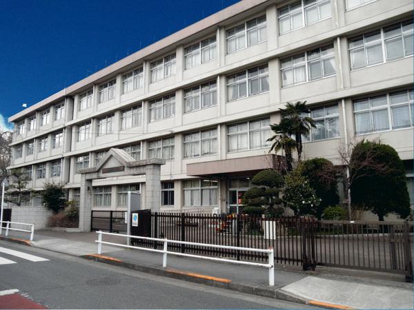 TRマンション(羽村市立小作台小学校)
