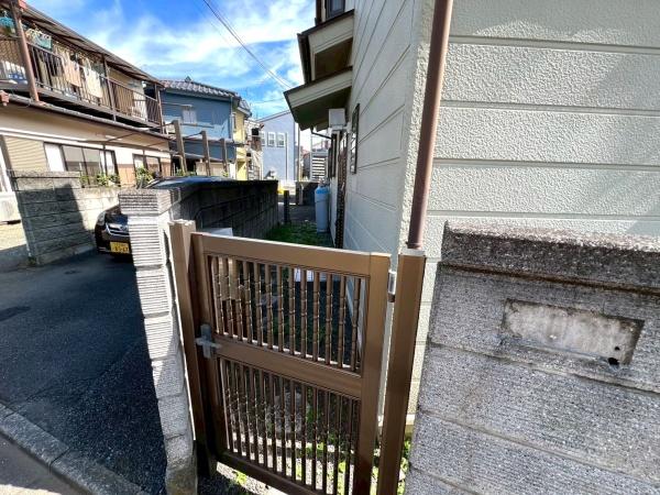 あきる野市草花の貸家