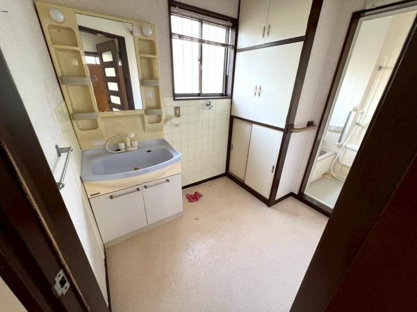 あきる野市草花の貸家