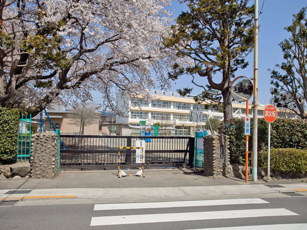 二宮貸家(あきる野市立東秋留小学校)