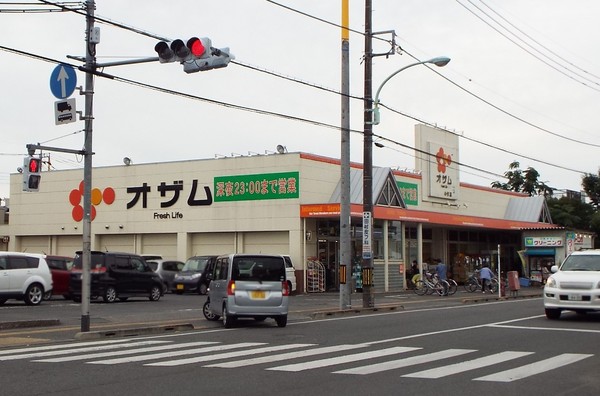 ハイツ浜中(スーパーオザム小作店)